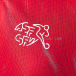 camiseta-suiza-primera-equipacion-version-jugador-mundial-2026-escudo-1