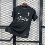 camiseta-tottenham-hotspur-stray-kids-segunda-equipacion-2025-2026