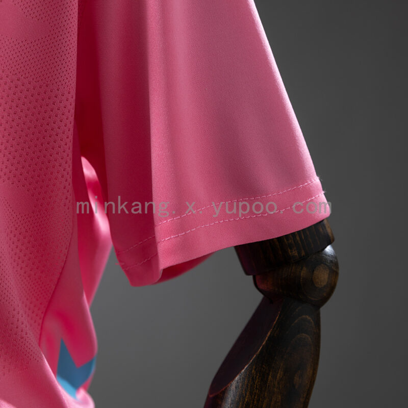 conjunto-niño-celta-de-vigo-tercera-equipacion-2025-2026-puño