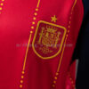 conjunto-niño-españa-primera-equipacion-mundial-2026-escudo