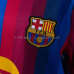 conjunto-niño-fc-barcelona-primera-equipacion-2026-2027-escudo