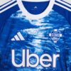 camiseta-como-primera-equipacion-2026-2027-pecho