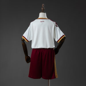 Conjunto niño España segunda equipacion 2026-27 2 estrellas dorsal